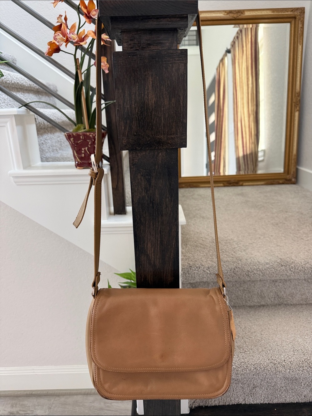 Leather Crossbody Bag in Camel Tan
